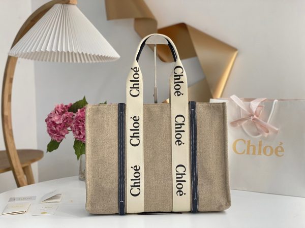 Réplique Chloe Grand Sac Cabas Woody en toile de lin avec cuir bleu marine – Image 4