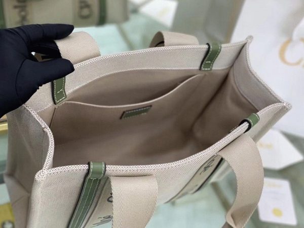 Réplique Chloe Sac Cabas Woody Moyen en toile avec bandes en cuir vert – Image 7