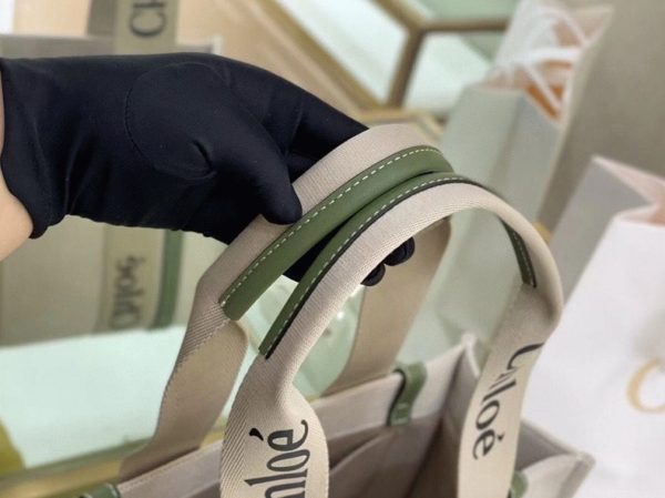 Réplique Chloe Sac Cabas Woody Moyen en toile avec bandes en cuir vert – Image 3