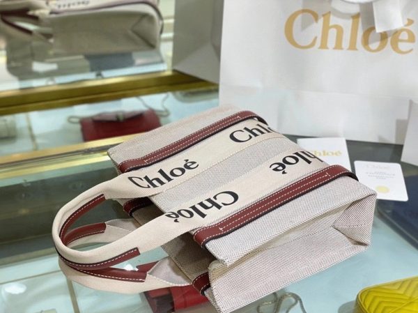 Fausse Chloe Petit Sac Cabas Woody en toile avec bandes en cuir camel – Image 9