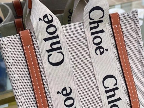 Contrefaçon Chloe Petit Sac Cabas Woody en toile avec bandes en cuir brun – Image 3