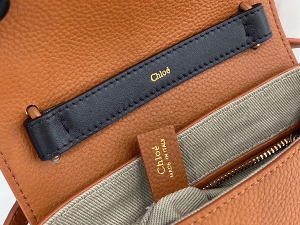 Réplique Chloe Petit Sac Bandoulière Penelope en cuir de veau grainé brun – Image 7