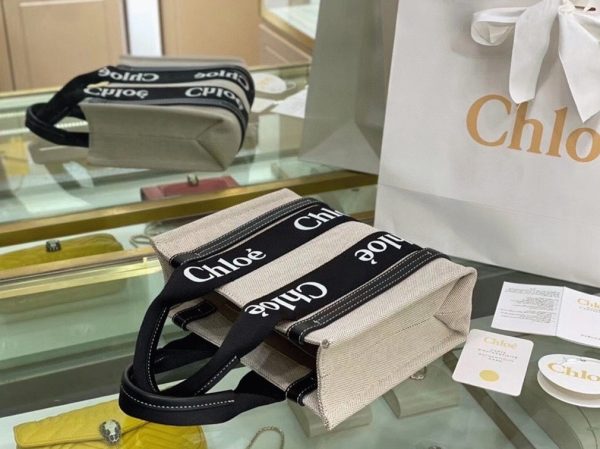 Fausse Chloe Petit Sac Cabas Woody en toile avec bandes en cuir noir – Image 4