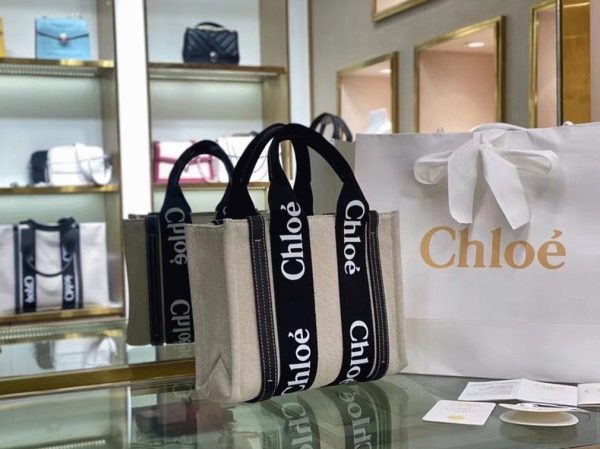 Fausse Chloe Petit Sac Cabas Woody en toile avec bandes en cuir noir – Image 2