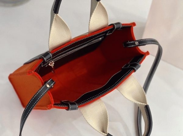 Fausse Chloe Petit Sac Cabas Woody en feutre orange – Image 2