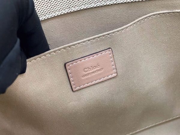 Fausse Chloe Sac Cabas Woody Moyen en toile avec bandes en cuir beige – Image 9