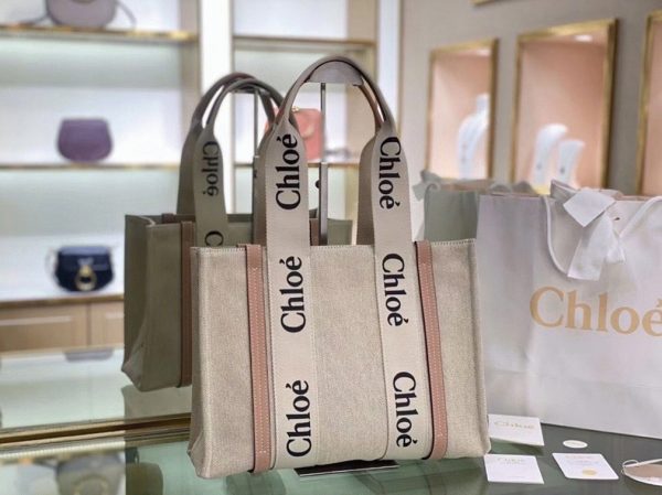 Fausse Chloe Sac Cabas Woody Moyen en toile avec bandes en cuir beige – Image 5