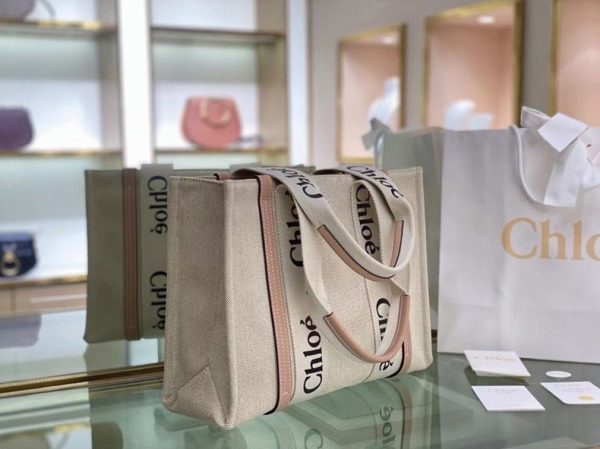 Fausse Chloe Sac Cabas Woody Moyen en toile avec bandes en cuir beige – Image 4
