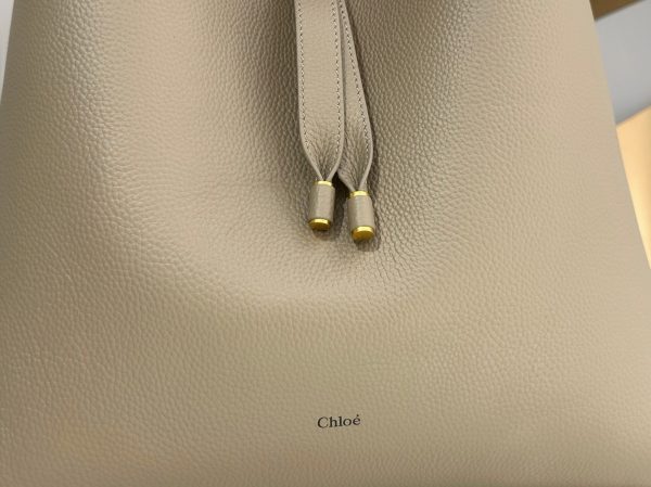 Fausse Chloe Sac Hobo Marcie en cuir grainé gris – Image 5