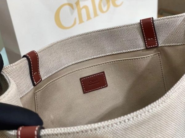 Fausse Chloe Sac Cabas Woody Moyen en toile avec bandes en cuir brun – Image 7
