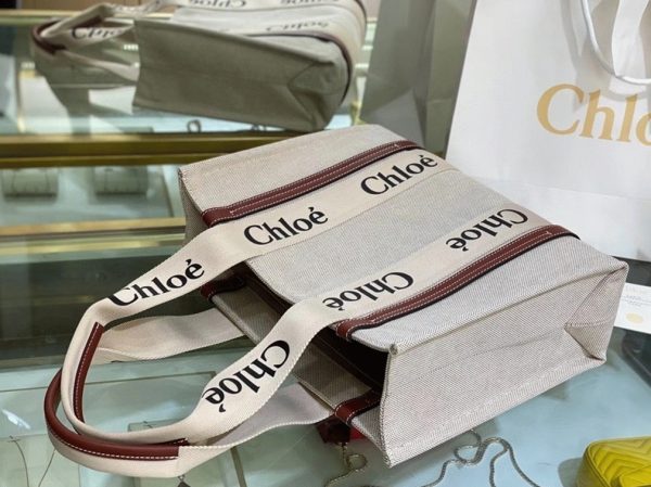 Fausse Chloe Sac Cabas Woody Moyen en toile avec bandes en cuir brun – Image 4