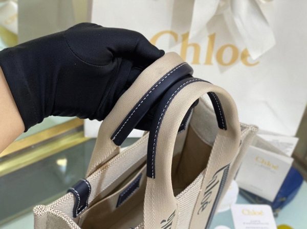 Réplique Chloe Petit Sac Cabas Woody en toile avec bandes en cuir bleu – Image 6