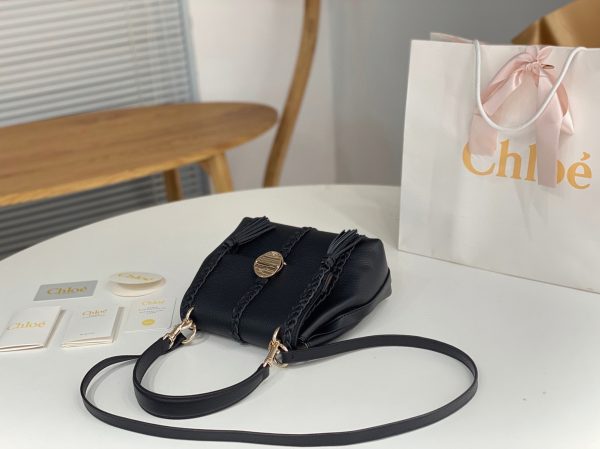 Fausse Chloe Petit Sac Bandoulière Penelope en cuir de veau grainé noir – Image 7