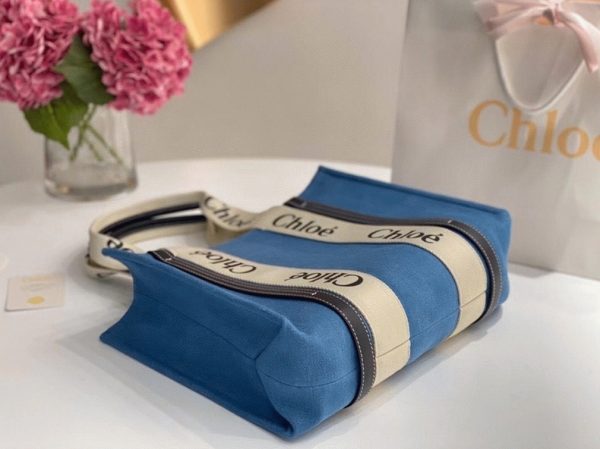 Contrefaçon Chloe Sac Cabas Woody Moyen en denim de récupération – Image 10