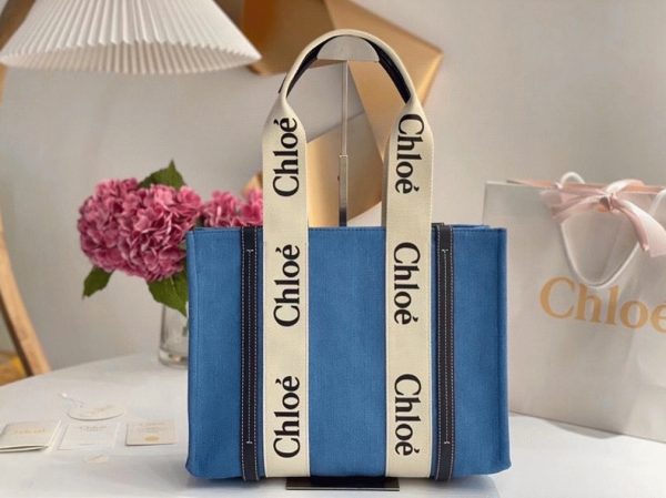 Contrefaçon Chloe Sac Cabas Woody Moyen en denim de récupération – Image 6