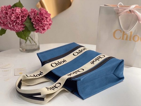 Contrefaçon Chloe Sac Cabas Woody Moyen en denim de récupération – Image 5