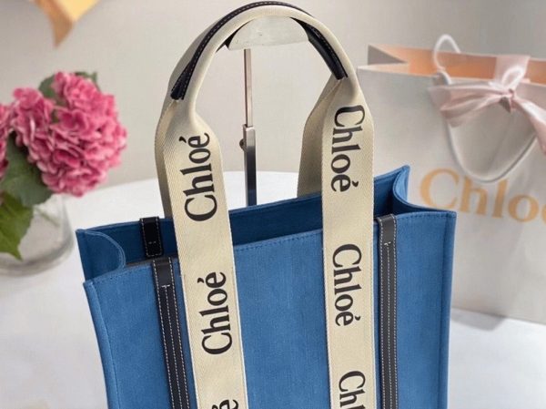 Contrefaçon Chloe Sac Cabas Woody Moyen en denim de récupération – Image 3