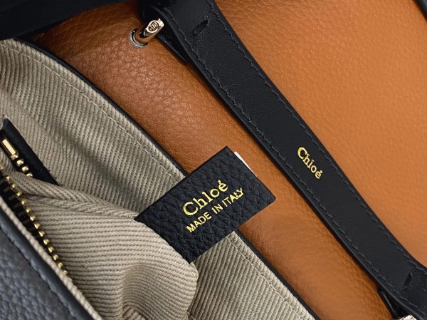 Fausse Chloe Petit Sac Bandoulière Penelope en cuir de veau grainé noir – Image 6