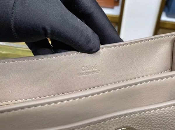 Réplique Chloe Mini Sac Tess Day en cuir grainé gris – Image 3