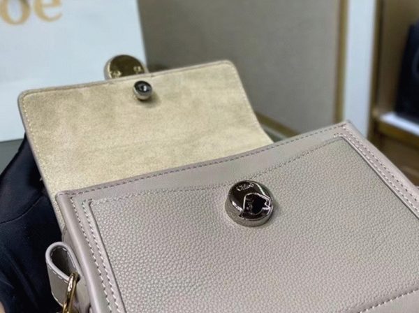 Réplique Chloe Mini Sac Tess Day en cuir grainé gris – Image 2
