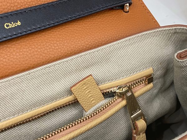 Fausse Chloe Sac Bandoulière Penelope Moyen en cuir de veau grainé beige – Image 9