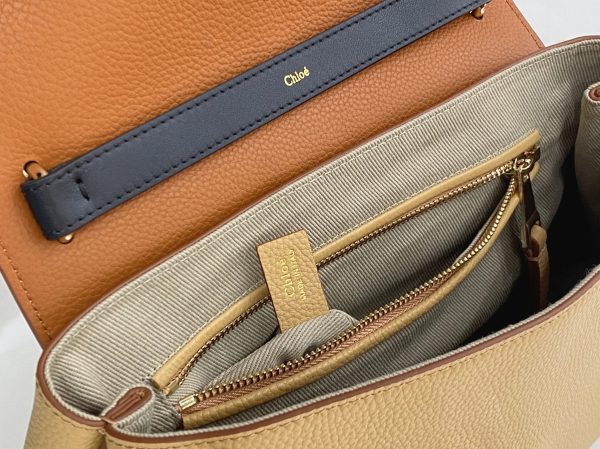 Fausse Chloe Sac Bandoulière Penelope Moyen en cuir de veau grainé beige – Image 8