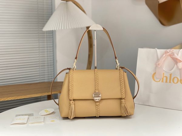 Fausse Chloe Sac Bandoulière Penelope Moyen en cuir de veau grainé beige – Image 7