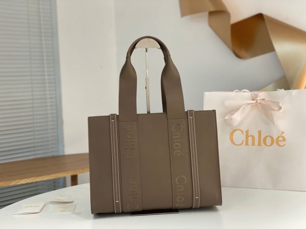 Fausse Chloe Sac Cabas Woody Moyen en cuir de veau vert armée – Image 3