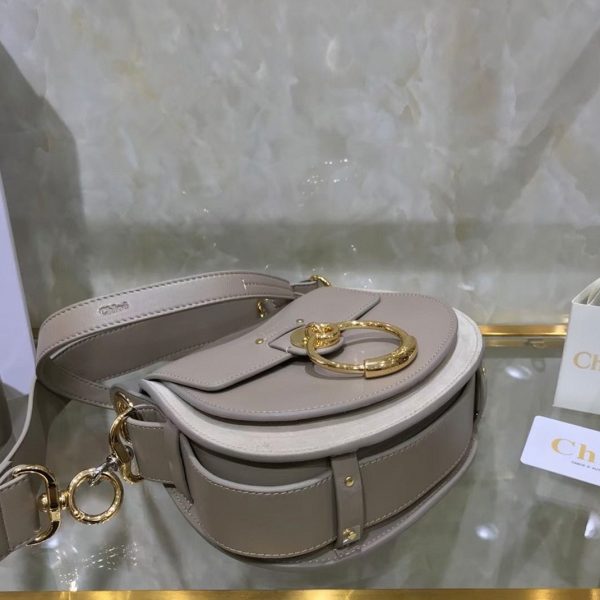 Fausse Chloe Petit Sac Tess à bandoulière en cuir de veau gris – Image 3