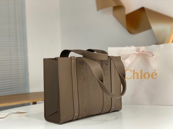 Fausse Chloe Sac Cabas Woody Moyen en cuir de veau vert armée – Image 2