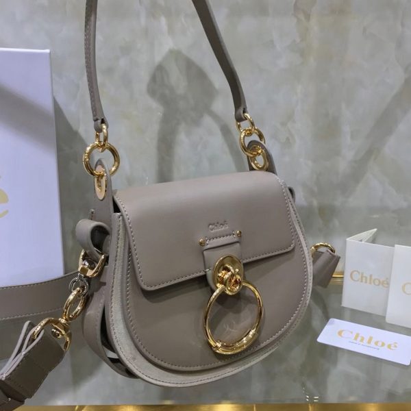 Fausse Chloe Petit Sac Tess à bandoulière en cuir de veau gris – Image 2