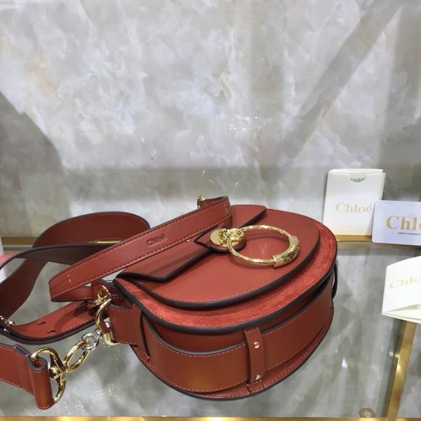 Réplique Chloe Petit Sac Tess à bandoulière en cuir de veau caramel – Image 8
