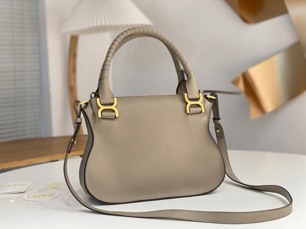 Fausse Chloe Marcie Petit Sac Double Porté en cuir grainé sable – Image 4