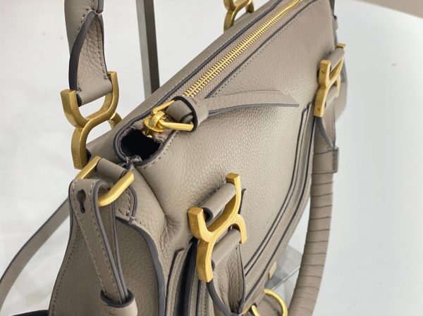 Fausse Chloe Marcie Petit Sac Double Porté en cuir grainé sable – Image 3