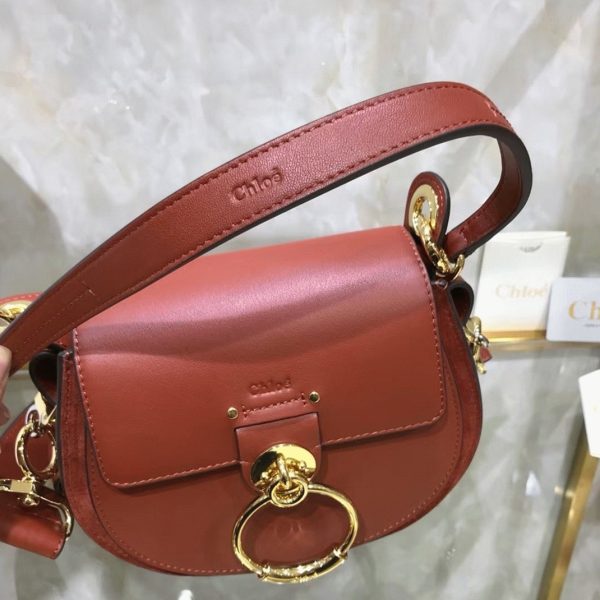 Réplique Chloe Petit Sac Tess à bandoulière en cuir de veau caramel – Image 7