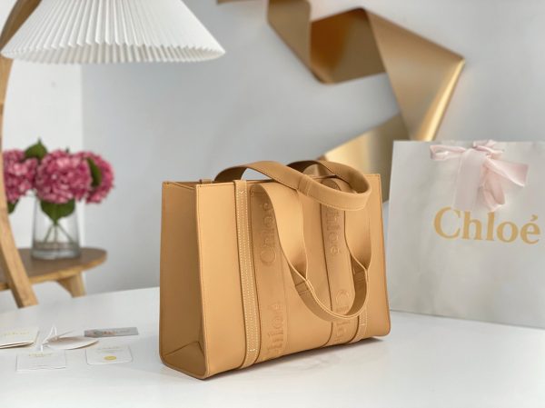 Contrefaçon Chloe Sac Cabas Woody Moyen en cuir de veau beige – Image 5