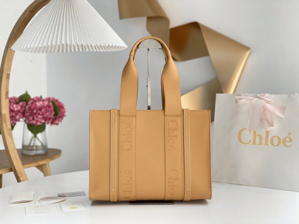Contrefaçon Chloe Sac Cabas Woody Moyen en cuir de veau beige – Image 3