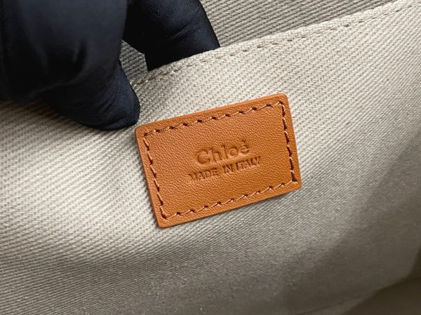 Fausse Chloe Sac Cabas Woody Moyen en cuir de veau brun – Image 6