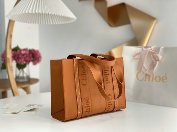 Fausse Chloe Sac Cabas Woody Moyen en cuir de veau brun – Image 5