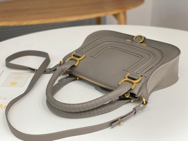 Contrefaçon Chloe Marcie Petit Sac Double Porté en cuir grainé gris – Image 3