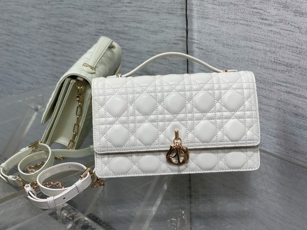 Réplique Sac Miss Dior à poignée en agneau cannage blanc – Image 9