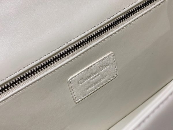 Réplique Sac Dior 30 Montaigne avec poignée en agneau blanc – Image 7