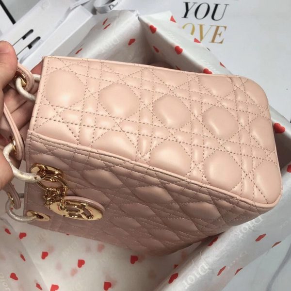 Réplique Sac Lady Dior Medium en poudre – Image 5