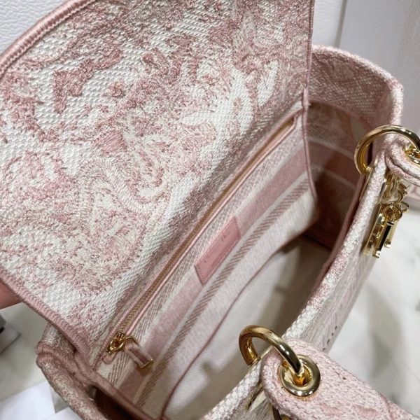 Réplique Sac Lady D-Lite Medium en broderie Toile de Jouy rose – Image 3