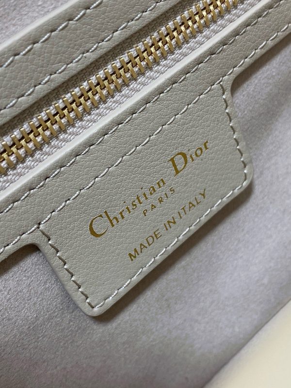 Réplique Petit Sac Jolie à poignée en veau cannage blanc – Image 8