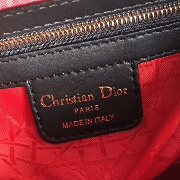 Sac Lady Dior Medium en noir – Image 8