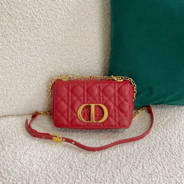 Faux Petit Sac Dior Caro en rouge – Image 6