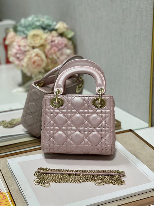 Fausse Mini Sac Lady Dior en agneau nacré lotus – Image 3