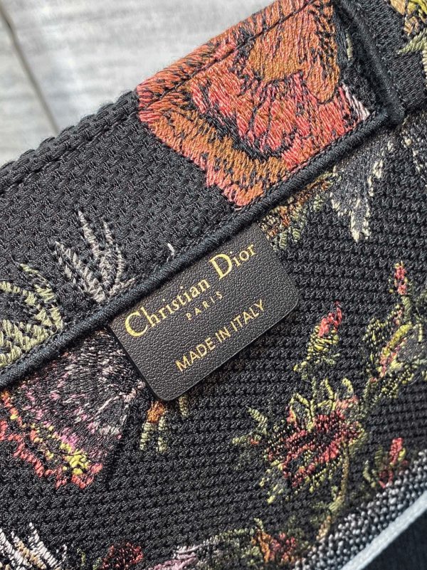 Faux Sac Dior Book Tote Large en broderie Jardin Botanique noire – Image 6