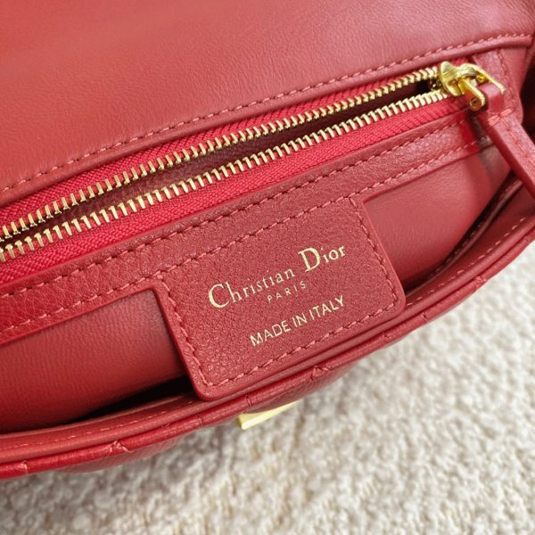 Faux Petit Sac Dior Caro en rouge – Image 2